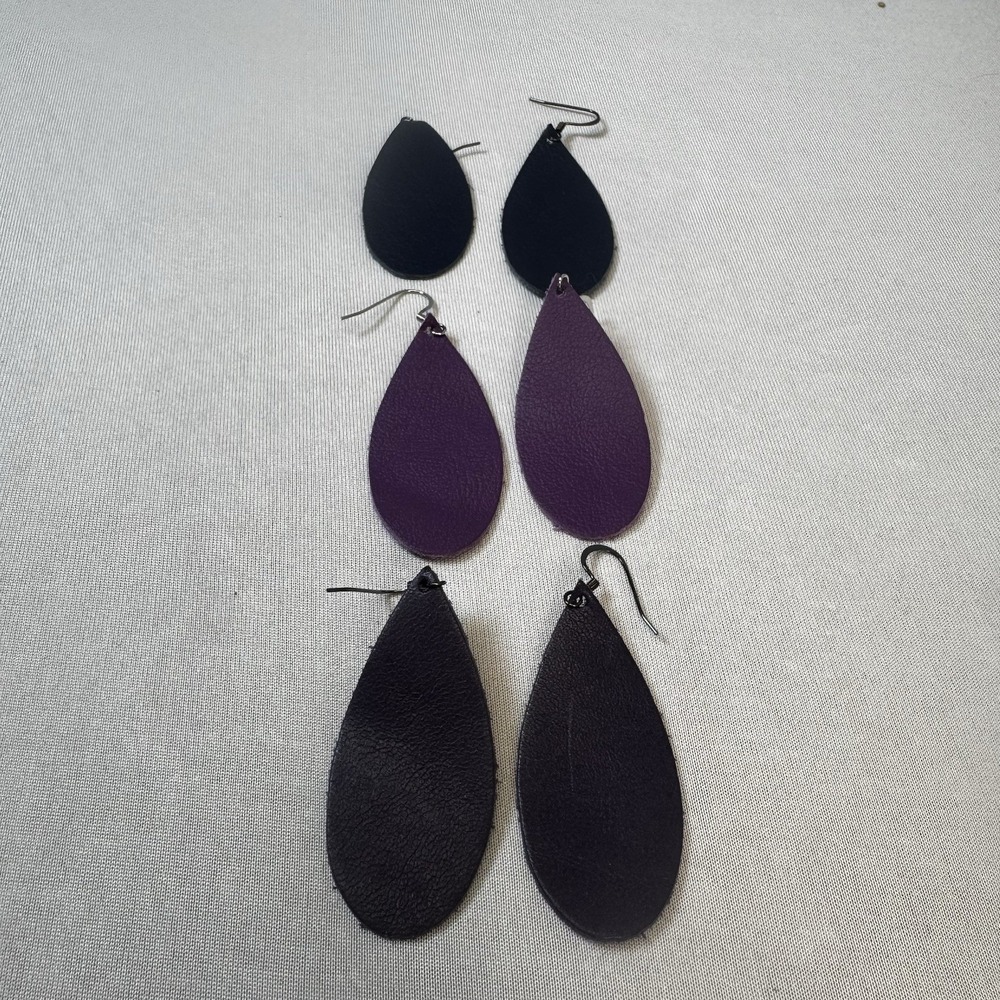Lot Of 3 Pairs Skinny Tear Drop Leather Type Dangle Earrings‎ Purples & Blu